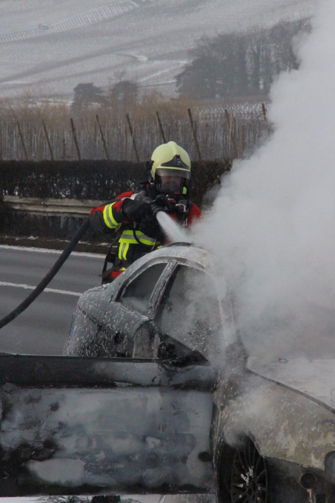 2017-01-27_feuvoiturea1_aubonne-rolle1