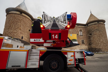 Le château en feu pour le dernier exercice du commandant