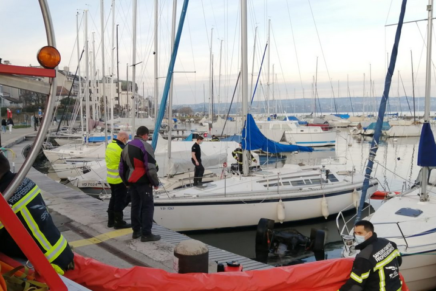 Journal de Morges – Une voiture dans le port