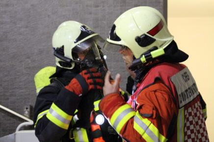 Feu de nuit et hydrocarbure de jour